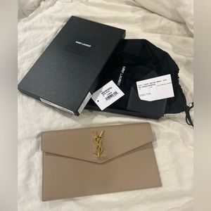 2022 Uptown Medium YSL Grain de poudre pouch.